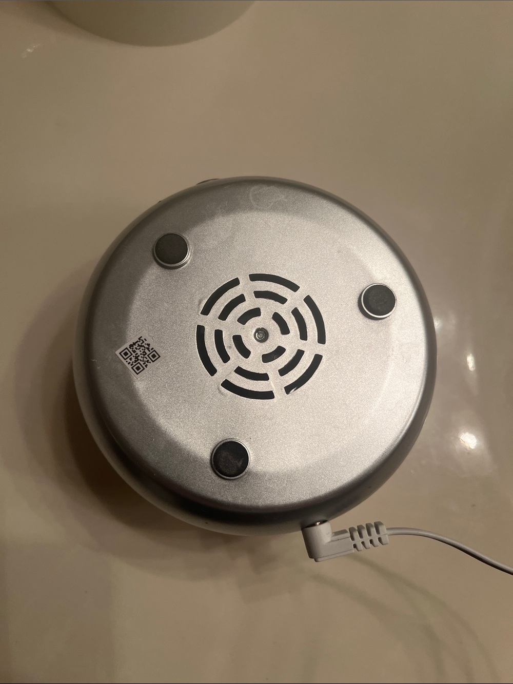 Essential Oil Diffuser in White - Picture 5 of 6
